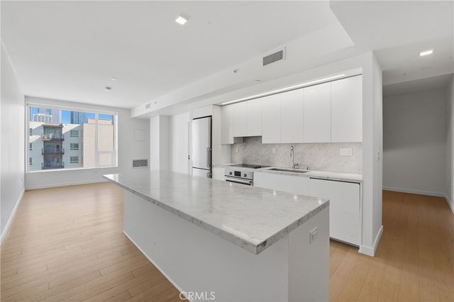 1050 S Grand Avenue 708, Los Angeles, CA 90015