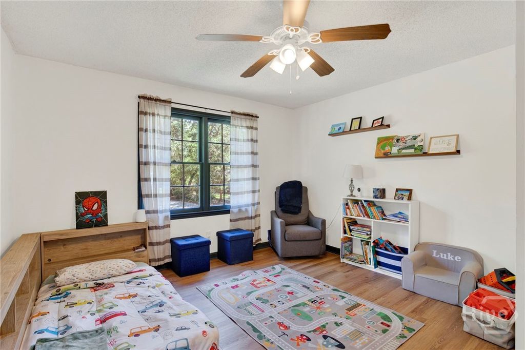 Image 21 of property listing at 157 Hampshire Road, Savannah, GA 31410