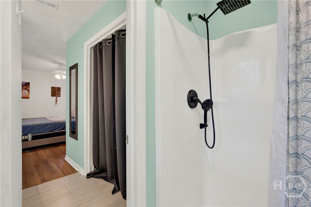Image 22 of property listing at 157 Hampshire Road, Savannah, GA 31410
