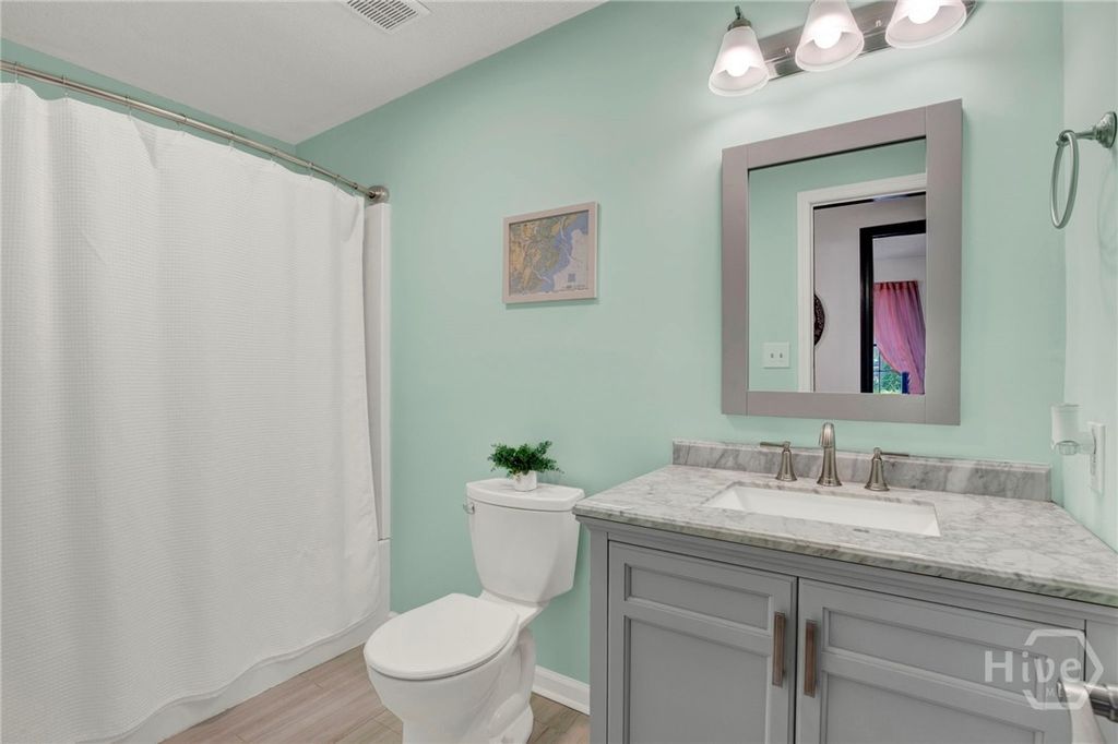 Image 28 of property listing at 157 Hampshire Road, Savannah, GA 31410