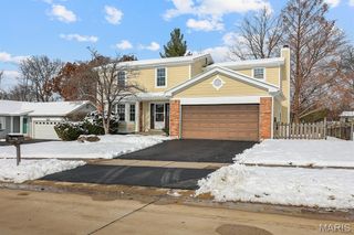 4227 River Oaks Drive, Florissant, MO 63034