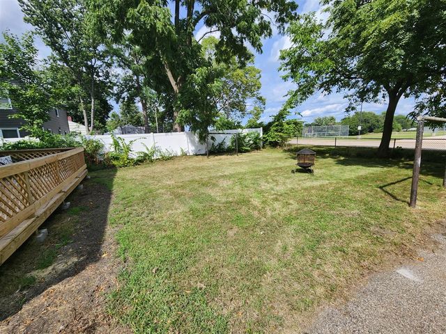 2815 Whittier Drive, Kalamazoo, MI 49001