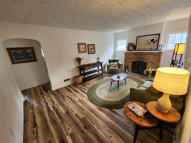 2815 Whittier Drive, Kalamazoo, MI 49001