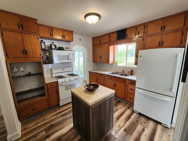 2815 Whittier Drive, Kalamazoo, MI 49001