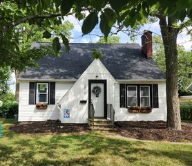 2815 Whittier Drive, Kalamazoo, MI 49001