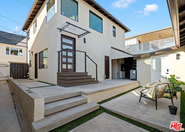216 Cliff Drive, Laguna Beach, CA 92651