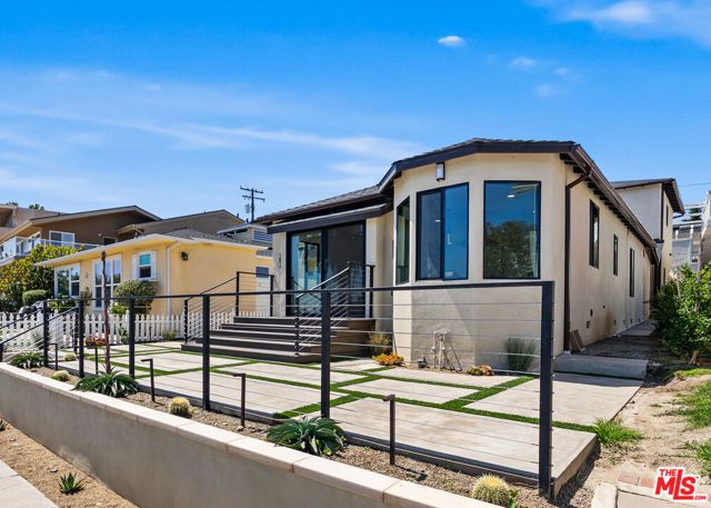 216 Cliff Drive, Laguna Beach, CA 92651