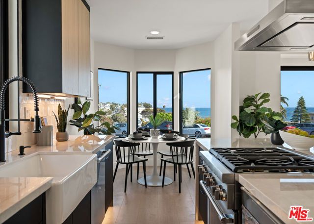 216 Cliff Drive, Laguna Beach, CA 92651