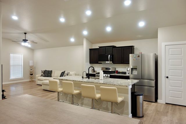 2716 River Bend Rd, Midland, TX 79705