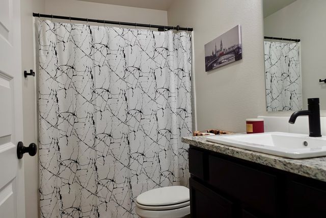 2716 River Bend Rd, Midland, TX 79705