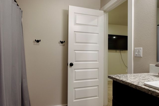 2716 River Bend Rd, Midland, TX 79705