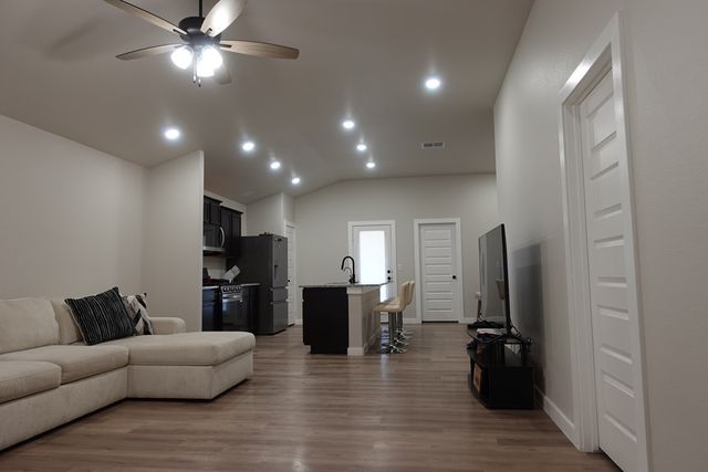 2716 River Bend Rd, Midland, TX 79705