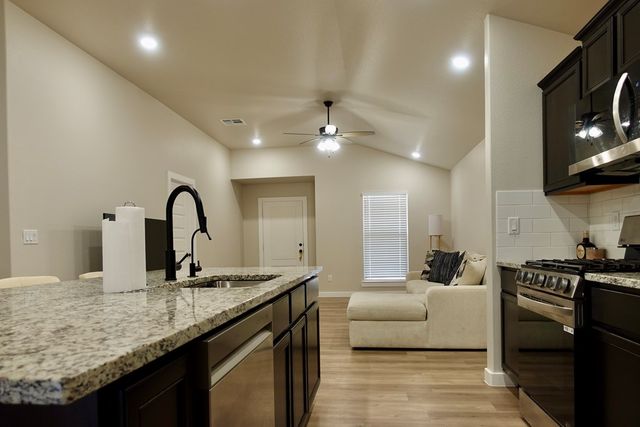 2716 River Bend Rd, Midland, TX 79705