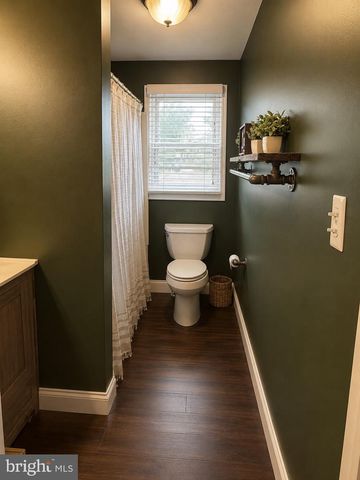 1686 MAPLEDALE RD, Elizabethtown, PA 17022