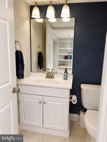 1686 MAPLEDALE RD, Elizabethtown, PA 17022