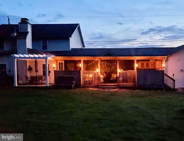 1686 MAPLEDALE RD, Elizabethtown, PA 17022