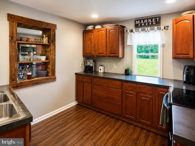 1686 MAPLEDALE RD, Elizabethtown, PA 17022