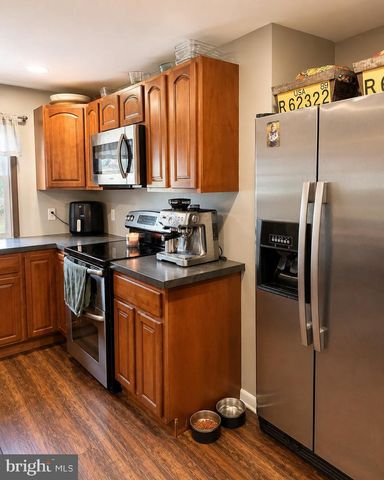 1686 MAPLEDALE RD, Elizabethtown, PA 17022