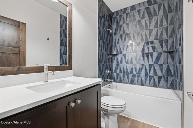 11925 N Rocking R RD, Hayden, ID 83835