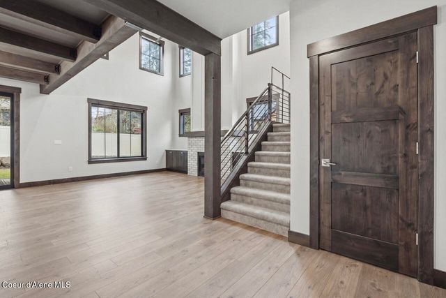 11925 N Rocking R RD, Hayden, ID 83835