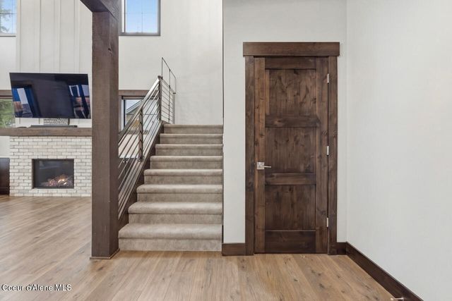 11925 N Rocking R RD, Hayden, ID 83835