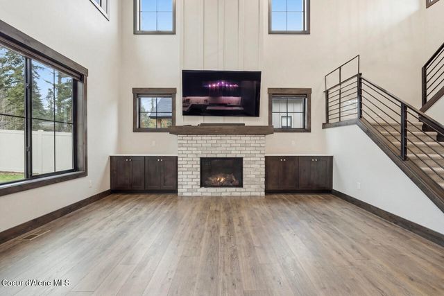 11925 N Rocking R RD, Hayden, ID 83835