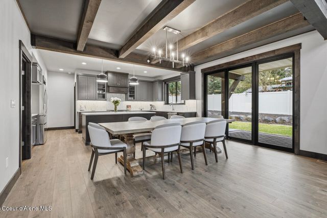 11925 N Rocking R RD, Hayden, ID 83835