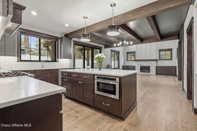 11925 N Rocking R RD, Hayden, ID 83835