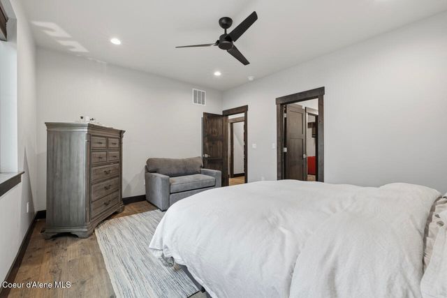 11925 N Rocking R RD, Hayden, ID 83835