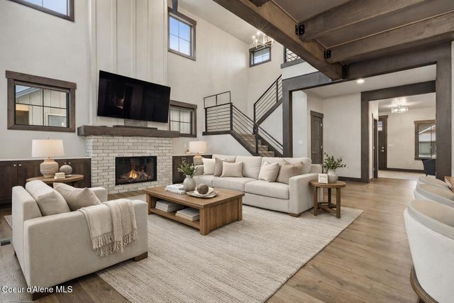 11925 N Rocking R RD, Hayden, ID 83835