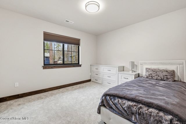 11925 N Rocking R RD, Hayden, ID 83835