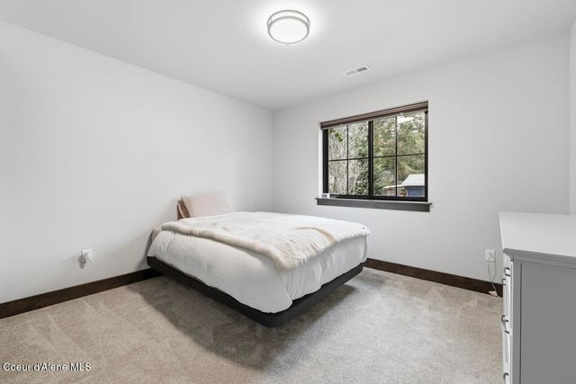 11925 N Rocking R RD, Hayden, ID 83835