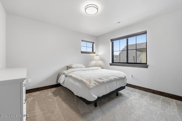 11925 N Rocking R RD, Hayden, ID 83835