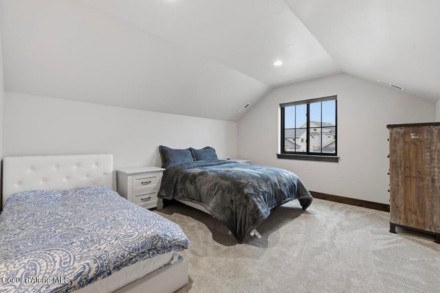 11925 N Rocking R RD, Hayden, ID 83835