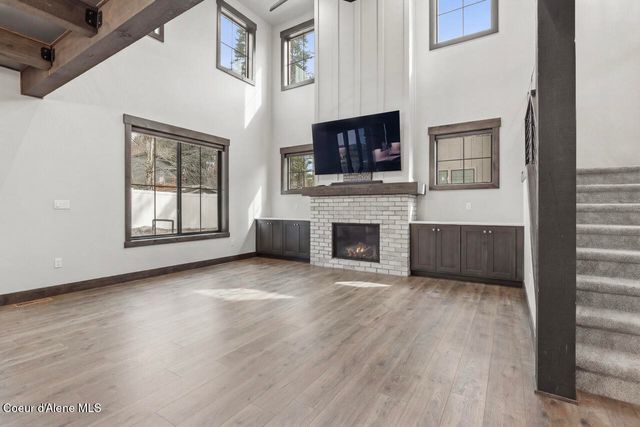 11925 N Rocking R RD, Hayden, ID 83835