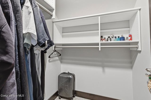 11925 N Rocking R RD, Hayden, ID 83835