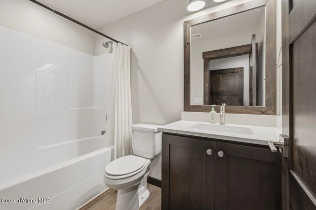 11925 N Rocking R RD, Hayden, ID 83835