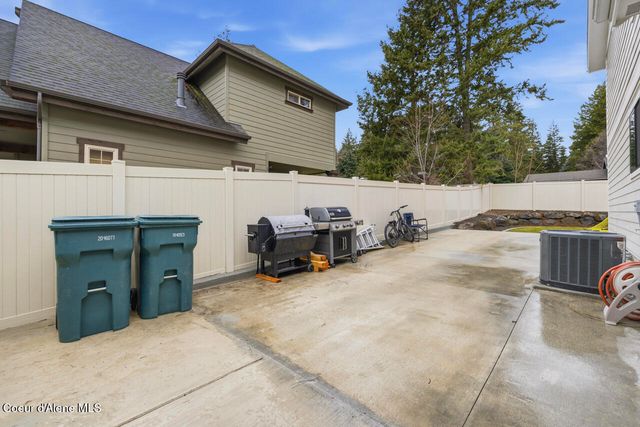 11925 N Rocking R RD, Hayden, ID 83835