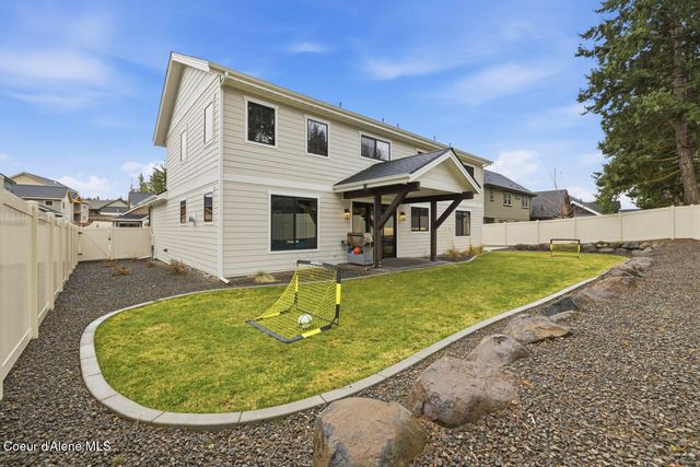 11925 N Rocking R RD, Hayden, ID 83835