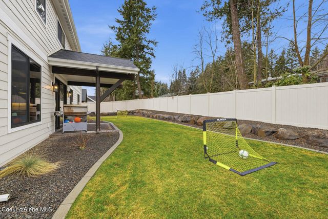 11925 N Rocking R RD, Hayden, ID 83835