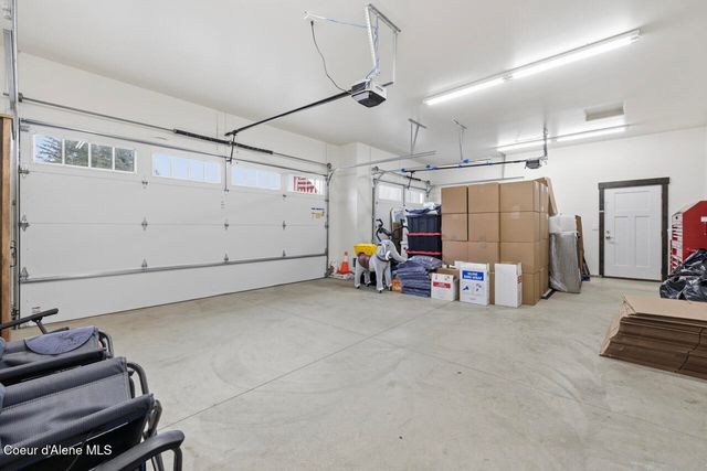 11925 N Rocking R RD, Hayden, ID 83835