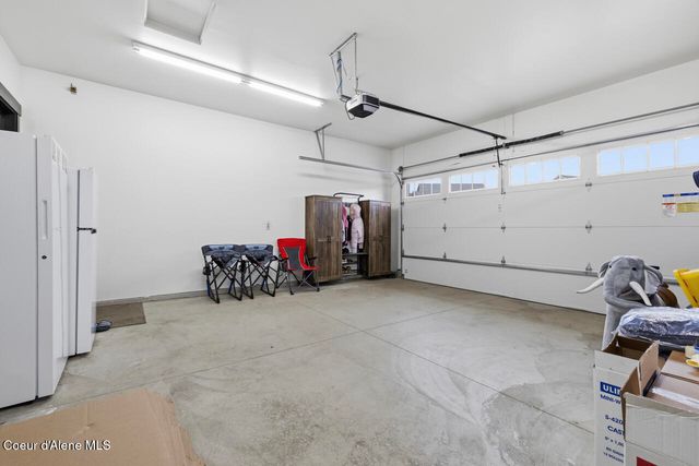 11925 N Rocking R RD, Hayden, ID 83835