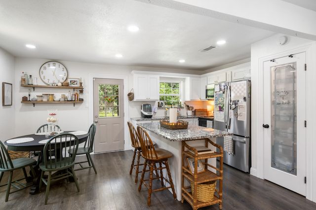 149 Gordon Drive, Azle, TX 76020