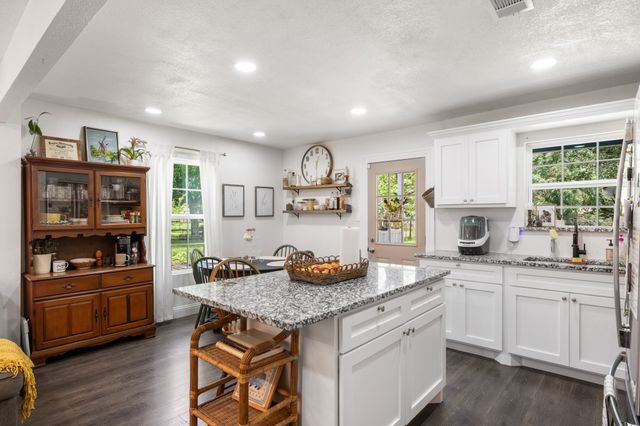 149 Gordon Drive, Azle, TX 76020
