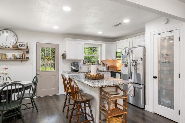 149 Gordon Drive, Azle, TX 76020