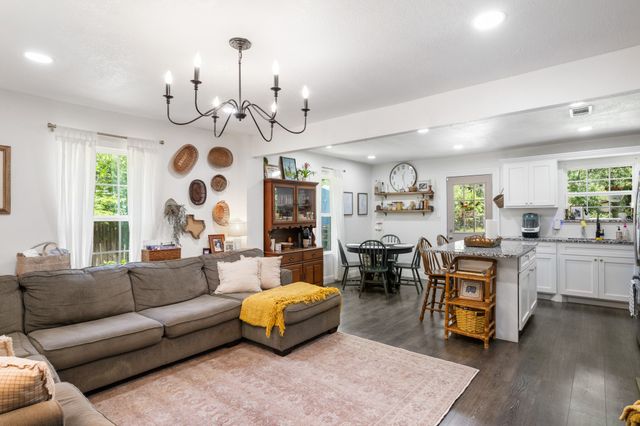 149 Gordon Drive, Azle, TX 76020