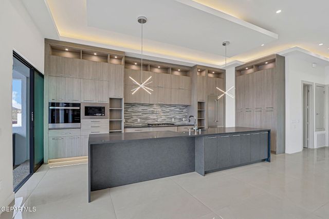 1281 DESERT NIGHT Street, El Paso, TX 79912