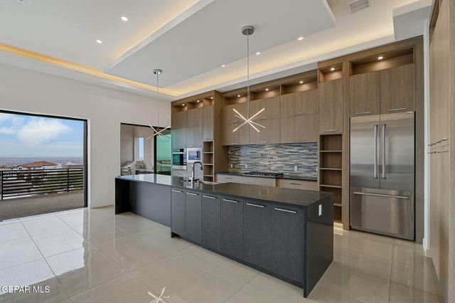 1281 DESERT NIGHT Street, El Paso, TX 79912