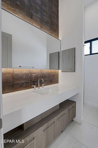 1281 DESERT NIGHT Street, El Paso, TX 79912