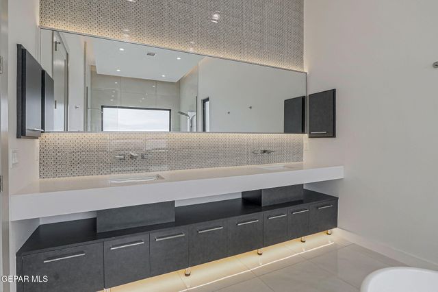 1281 DESERT NIGHT Street, El Paso, TX 79912